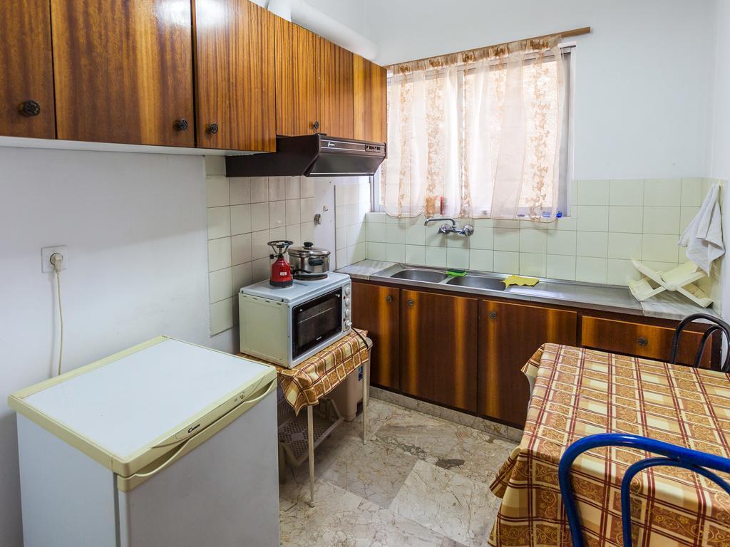 Pension Vienna Метана Экстерьер фото